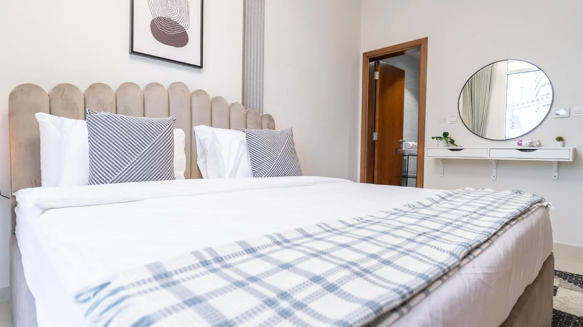 Appartamento Heaven Crest Vacation Homes Downtown - 3 Bedroom Suites 2 Minute Walk To Dubai Mall And Burj Khalifa Emirati Arabi Uniti