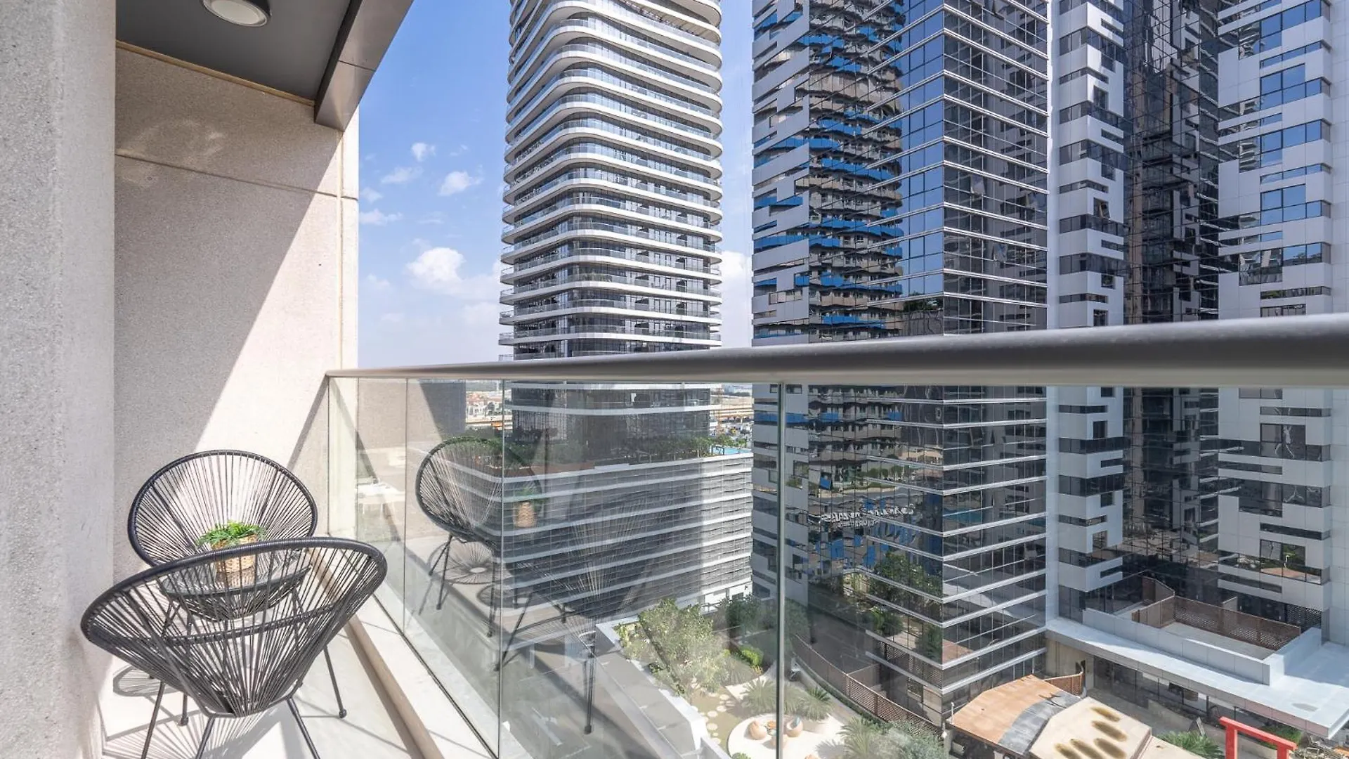 Heaven Crest Vacation Homes Downtown - 3 Bedroom Suites 2 Minute Walk To Dubai Mall And Burj Khalifa